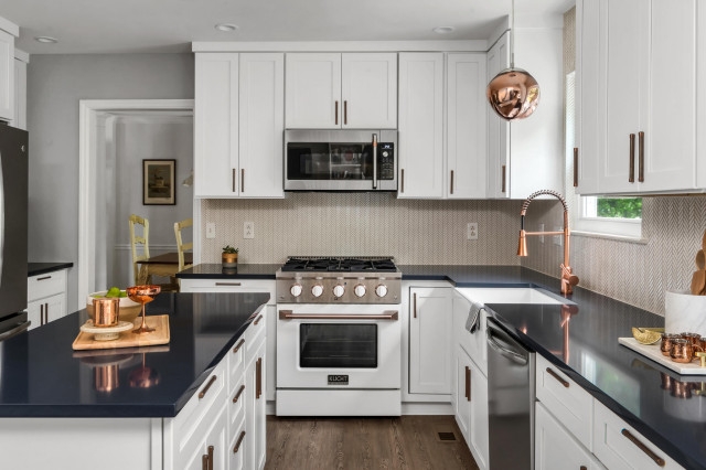 چند آشپزخانه جدید با ایده های پیچیده Backsplash