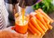 آیا خوردن هویج یا نوشیدن آب هویج فواید بیشتری برای سلامتی دارد؟  